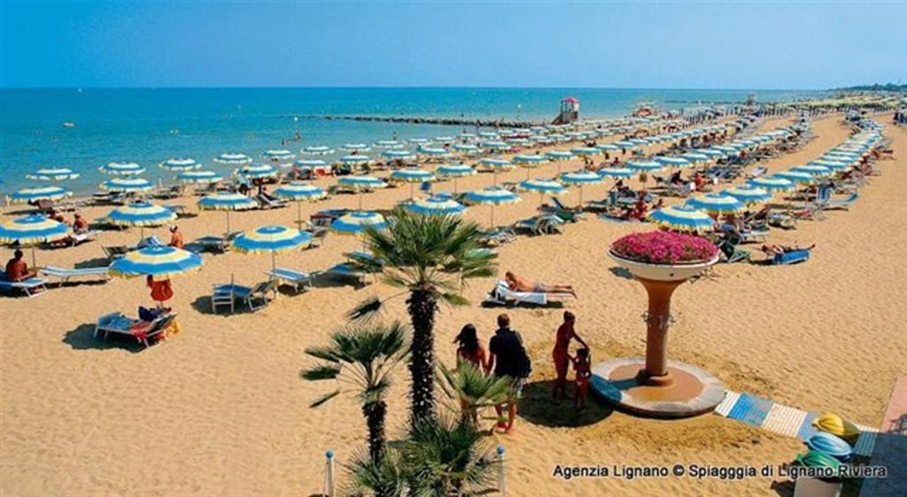 Lignano Exclusive With Pool Daire Lignano Sabbiadoro Dış mekan fotoğraf